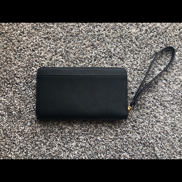 Black Kate spade wristlet - Picture 2 of 3